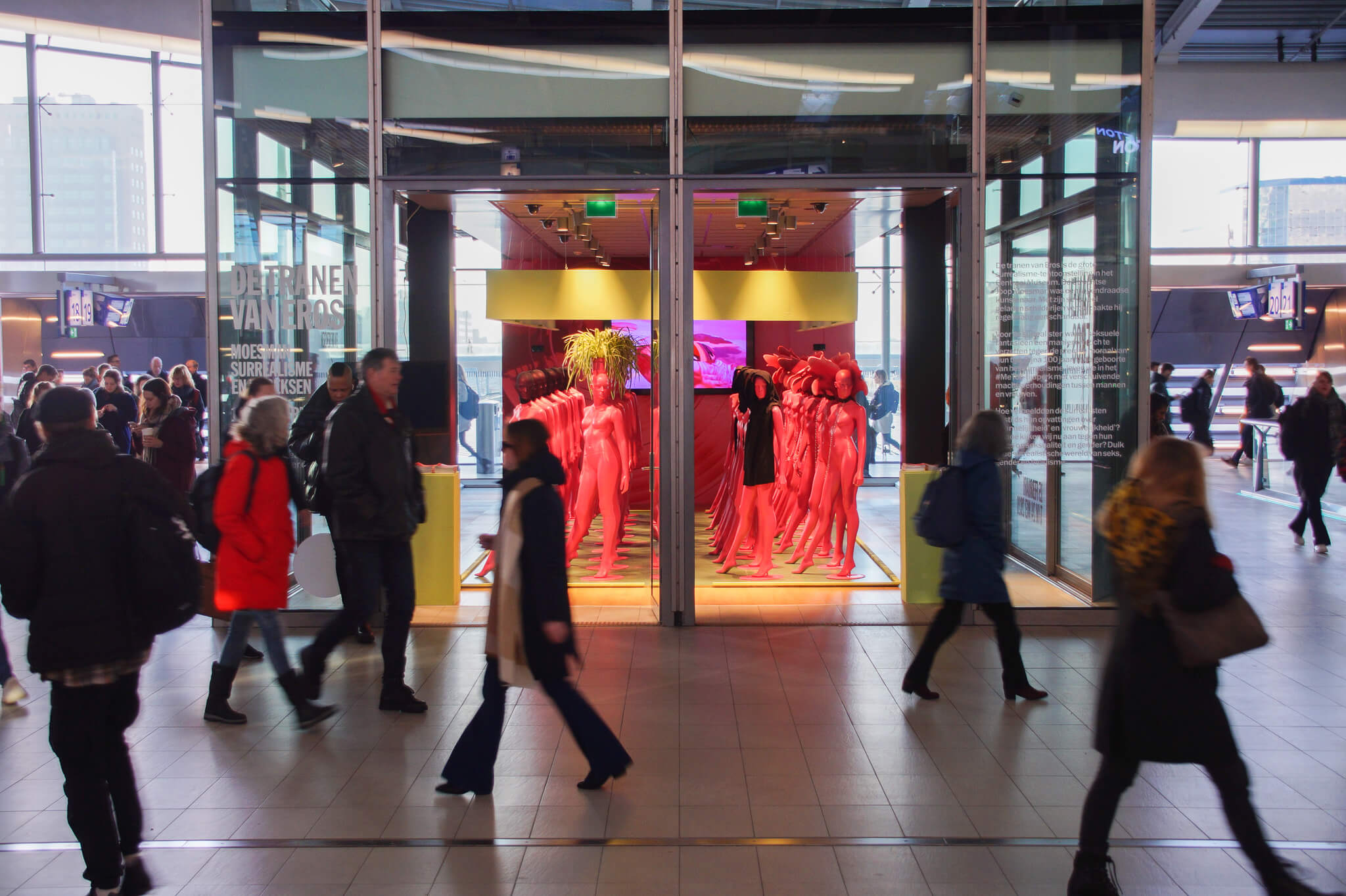 Pop-up op Utrecht CS surrealisme Moesman Buro Dertig - onze aanpak